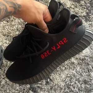 Yeezy boost 350 v2 bred